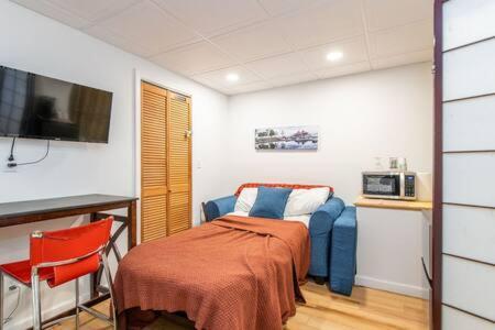 Cozy Private Apt Near Downtown Burlington Kültér fotó